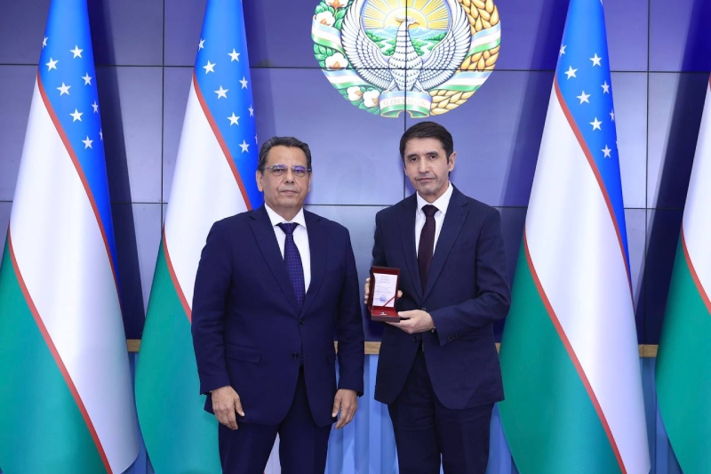 Dr Komiljon Karimov Awarded the Commemorative Badge Marking 35 Years of Uzbekistan’s Independence